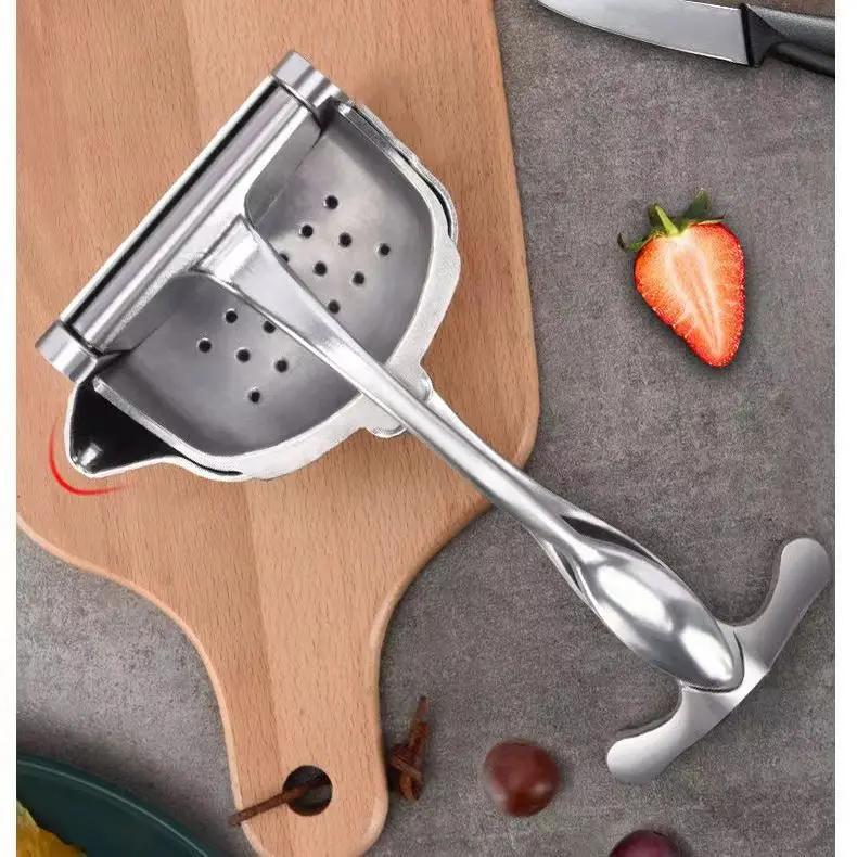 Simple Household Squeezing Manual Juicer - SS Creative Holdings